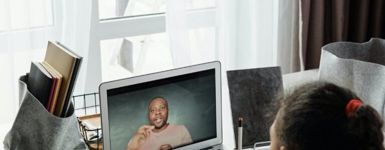 pexels-august-de-richelieu-4261790